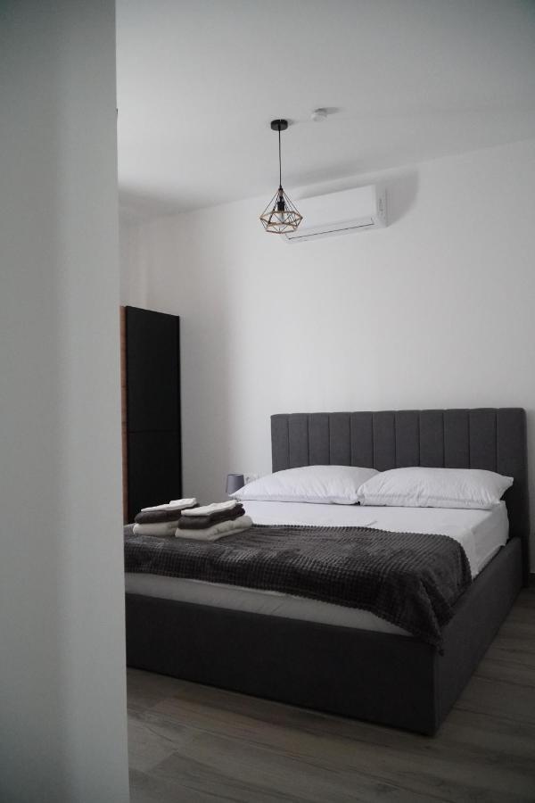 Fjaka Apartments & Rooms Šibenik Rom bilde